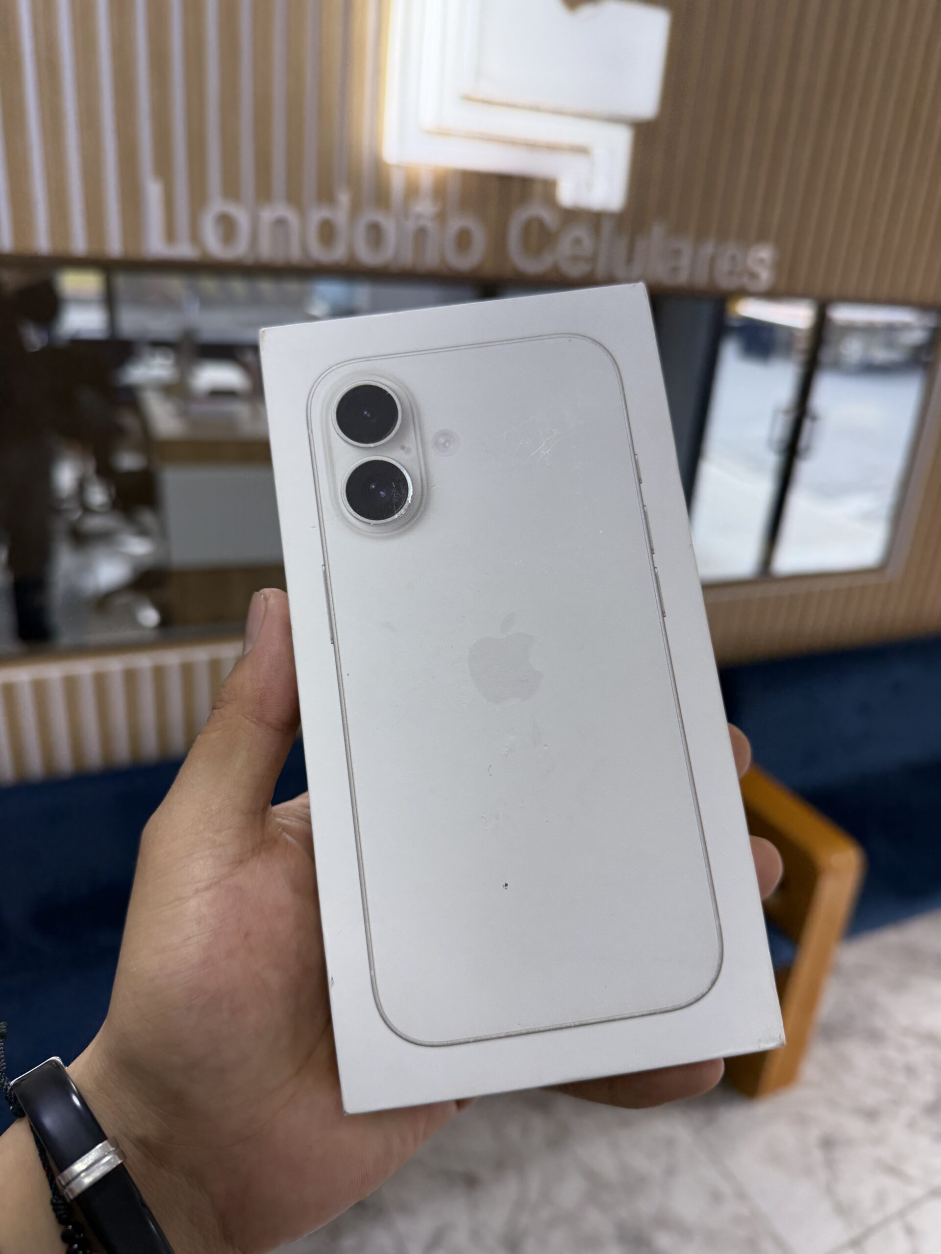 iPhone 16 de 128 GB Sim Fisica Nuevo Sellado Color Blanco 1 iPhone 16 de 128 GB Sim Fisica Nuevo Sellado Color Blanco